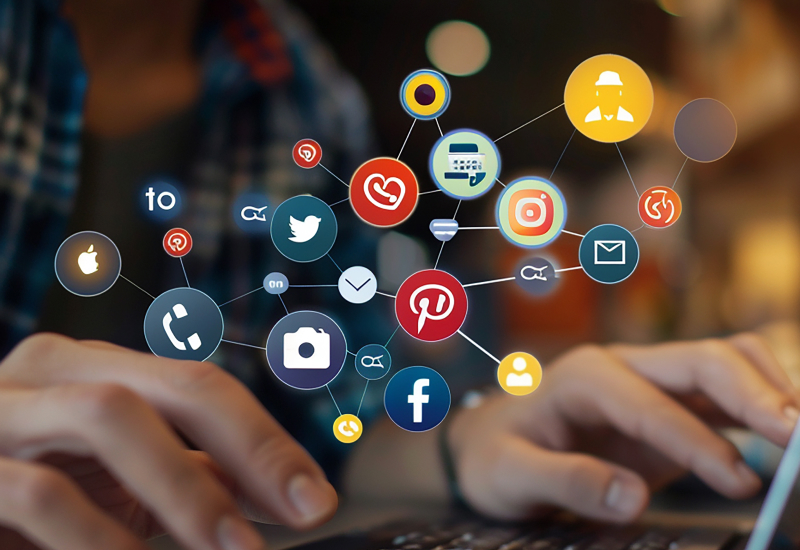 Serveis de comunicació corporativa, xarxes socials i identitat de marca - Ielou